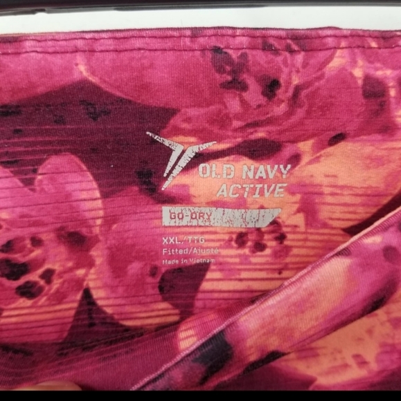 Old navy active wear capri just been washed Size xxl - Picture 2 of 2